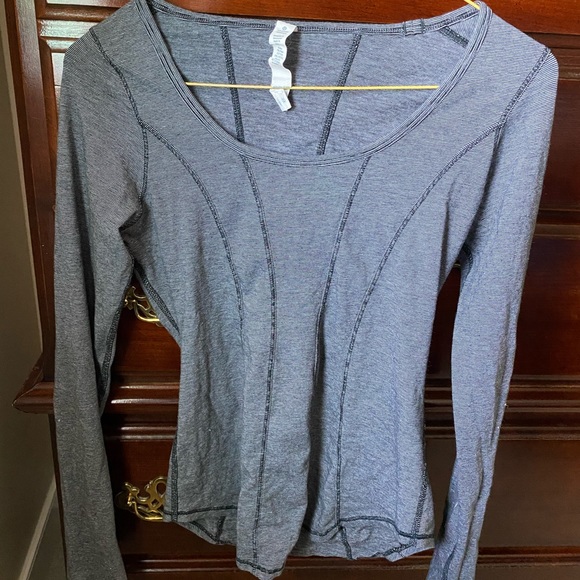 Lululemon shirt - Picture 2 of 5